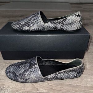 VINCE BOGART BLACK WHITE SNAKE SLIP ON LOAFER SHOES 5.5
